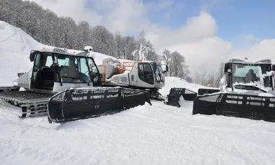 На курорте «Роза Хутор» ведется активная работа по созданию снегохранилищ для олимпийского сезона 2013-2014, фото 1 - круглогодичный курорт «Роза Хутор»